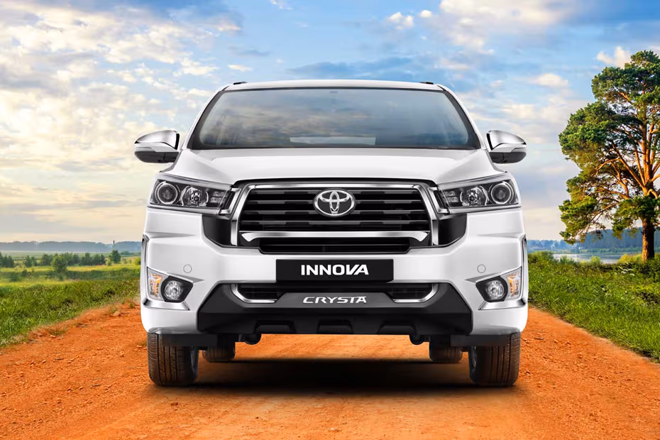 White Maruti Innova Tour Cab
