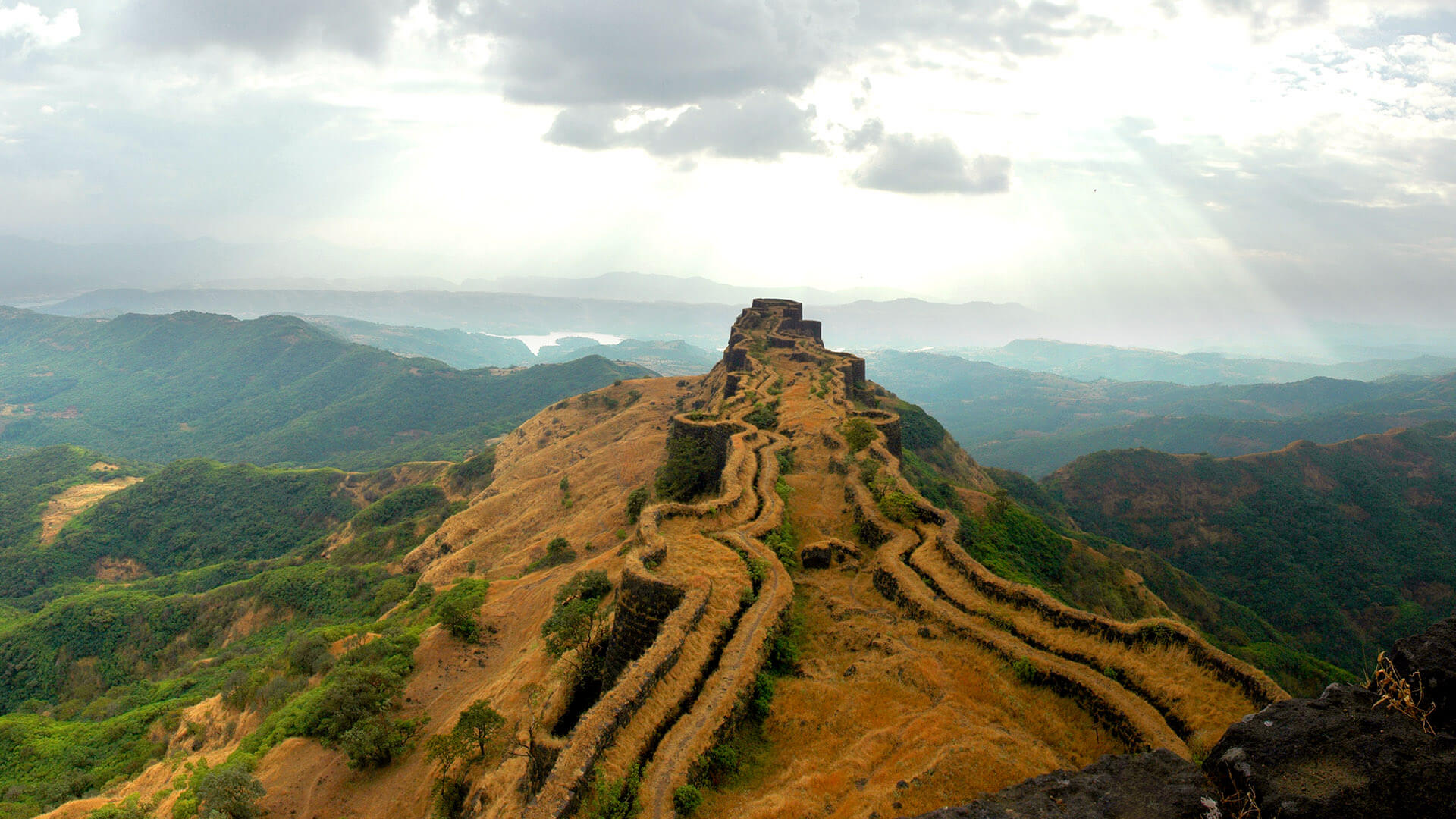 Mumbai to Pune cab service route